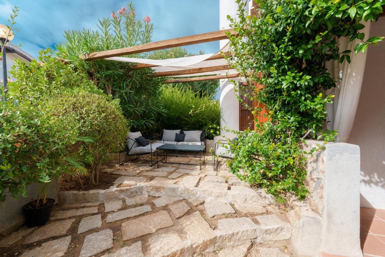 Hotel Punta Est Baja Sardinia Exterior foto