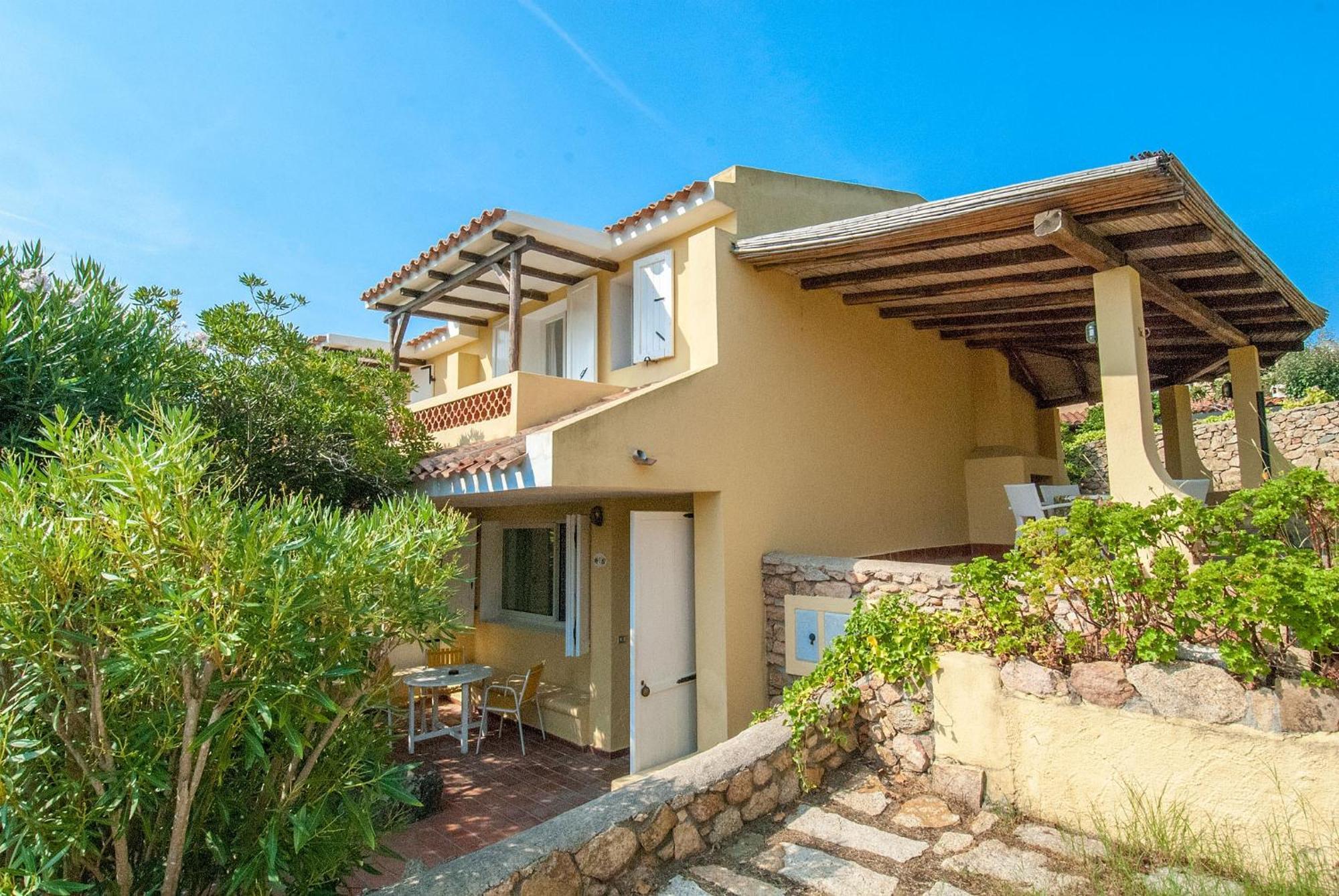 Hotel Punta Est Baja Sardinia Exterior foto